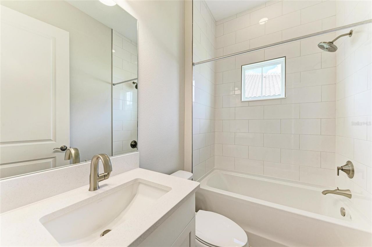 10073 Meadowrun Drive, Lithia, FL 33547 Photo