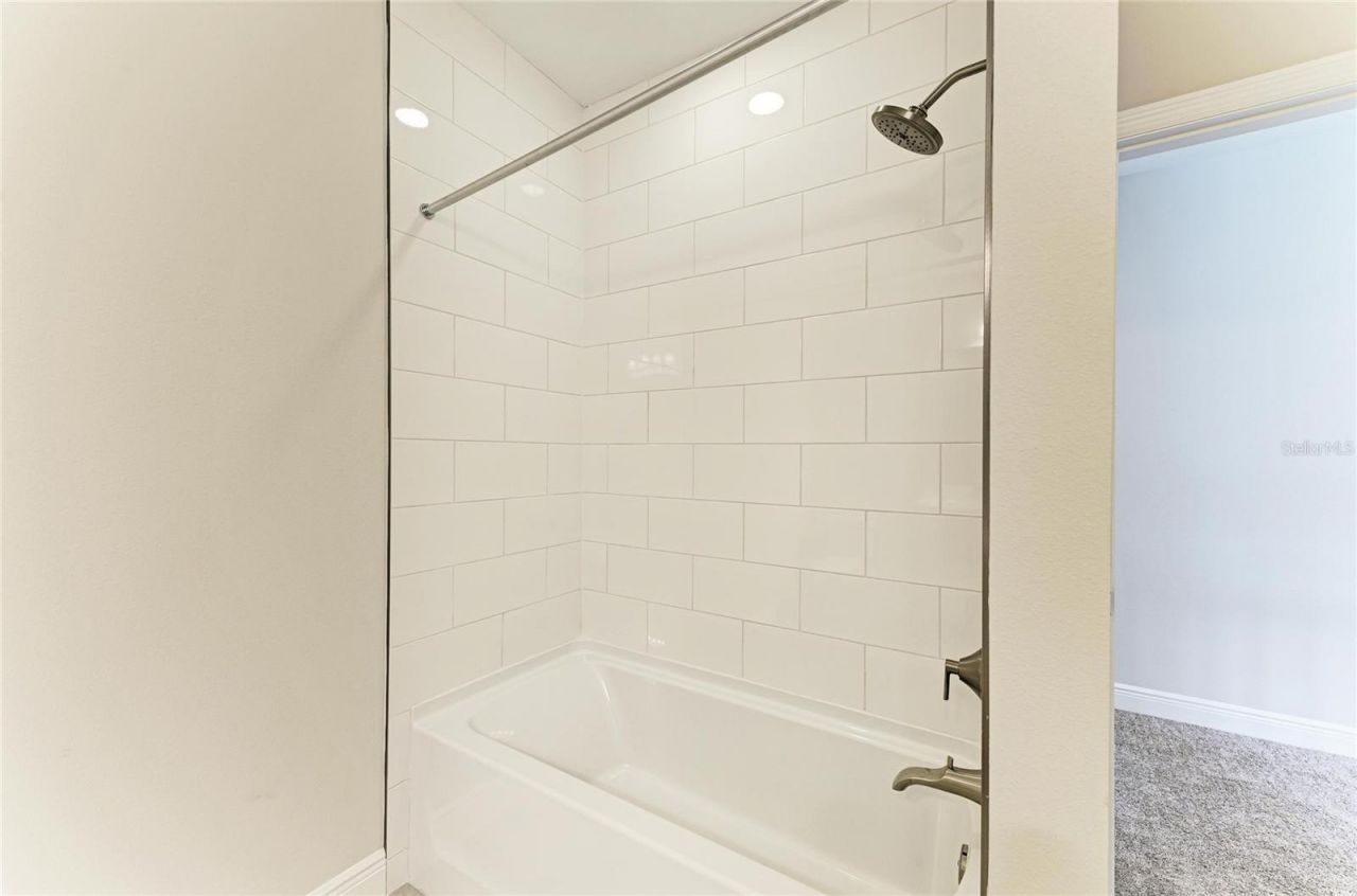 10073 Meadowrun Drive, Lithia, FL 33547 Photo