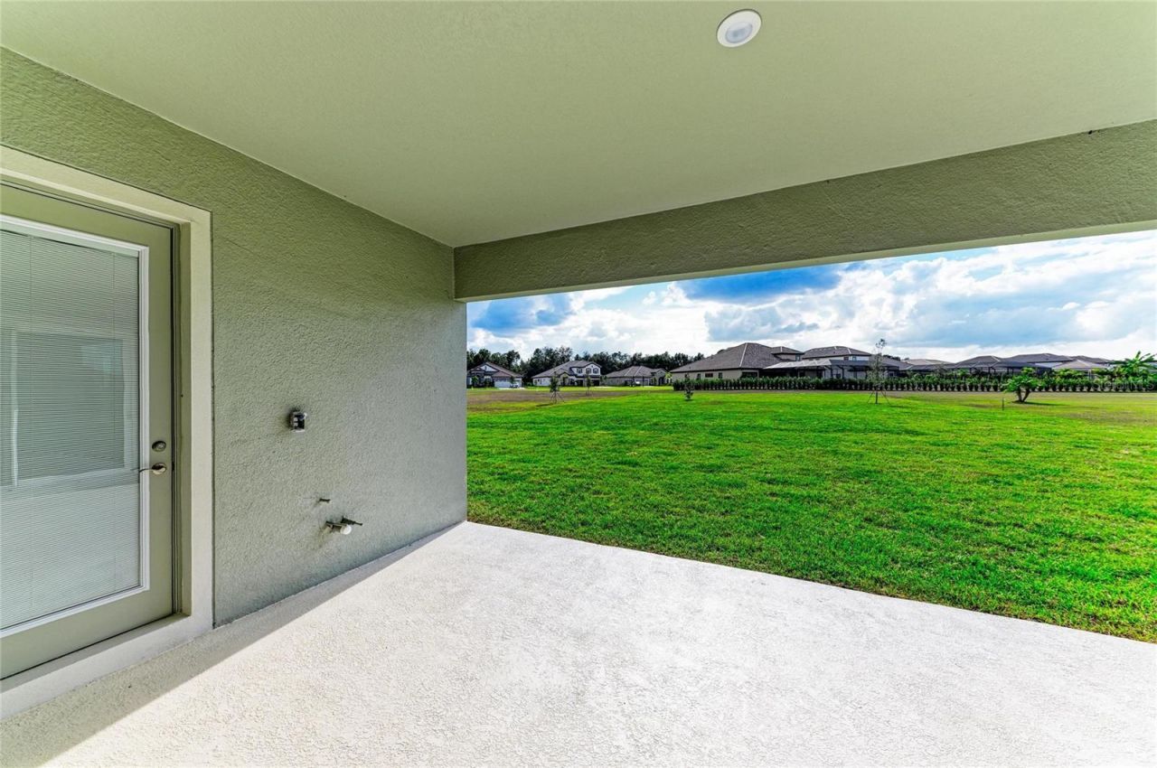 10073 Meadowrun Drive, Lithia, FL 33547 Photo