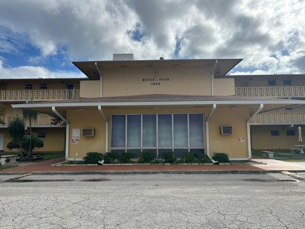 1050 E Sample Rd, Unit 209, Pompano Beach, FL 33064