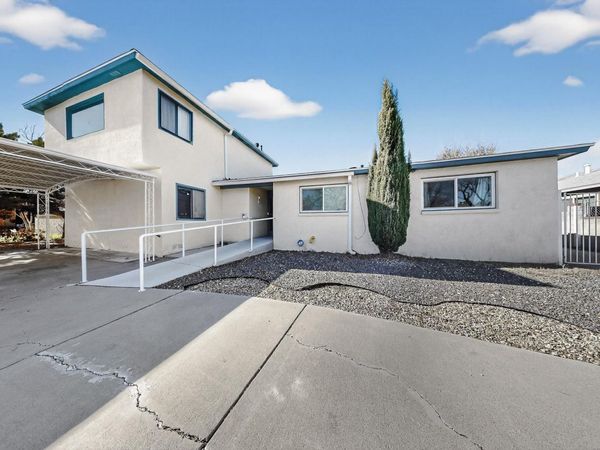 1409 Cagua Drive NE, Albuquerque, NM 87110