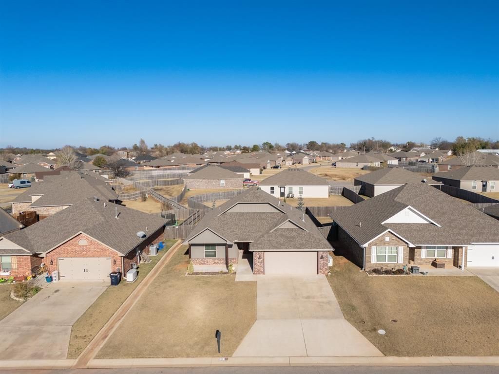 2227 Whispering Pine Boulevard, Shawnee, OK 74804 Main Photo