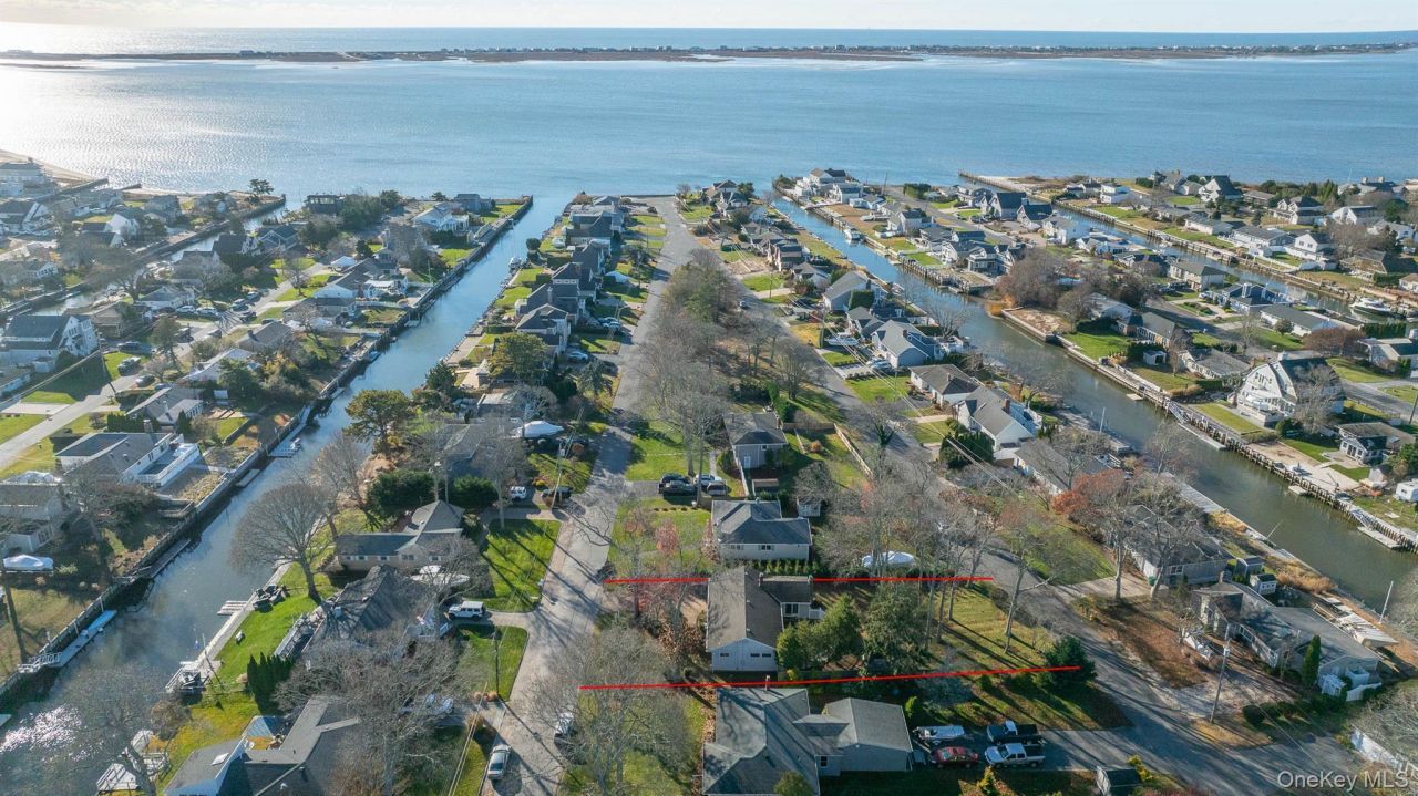 14 Whiting Road, East Quogue, NY 11942 Main Photo