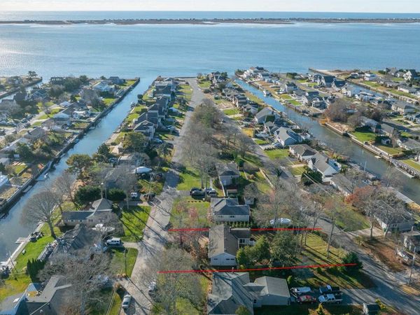 14 Whiting Road, East Quogue, NY 11942