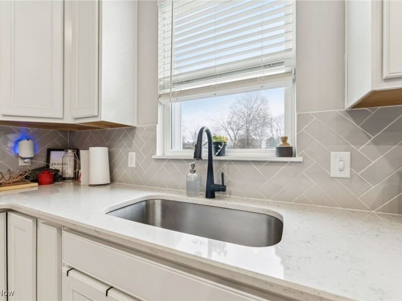 3823 Golden Wood Way, Uniontown, OH 44685 Photo 11