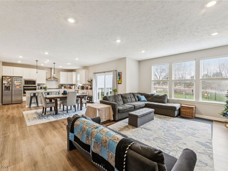 3823 Golden Wood Way, Uniontown, OH 44685 Photo 6