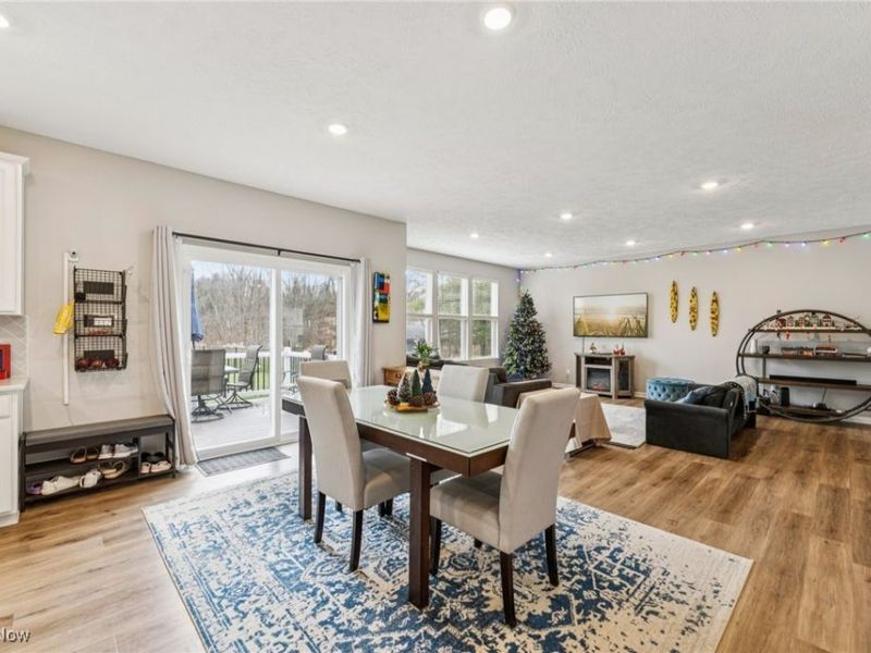 3823 Golden Wood Way, Uniontown, OH 44685 Photo 9