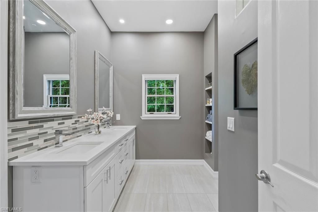 5730 Golden Gate Pkwy, Naples, FL 34116 Photo