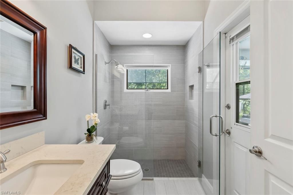 5730 Golden Gate Pkwy, Naples, FL 34116 Photo