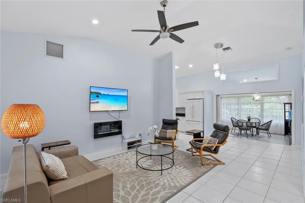 5730 Golden Gate Pkwy, Naples, FL 34116 Photo