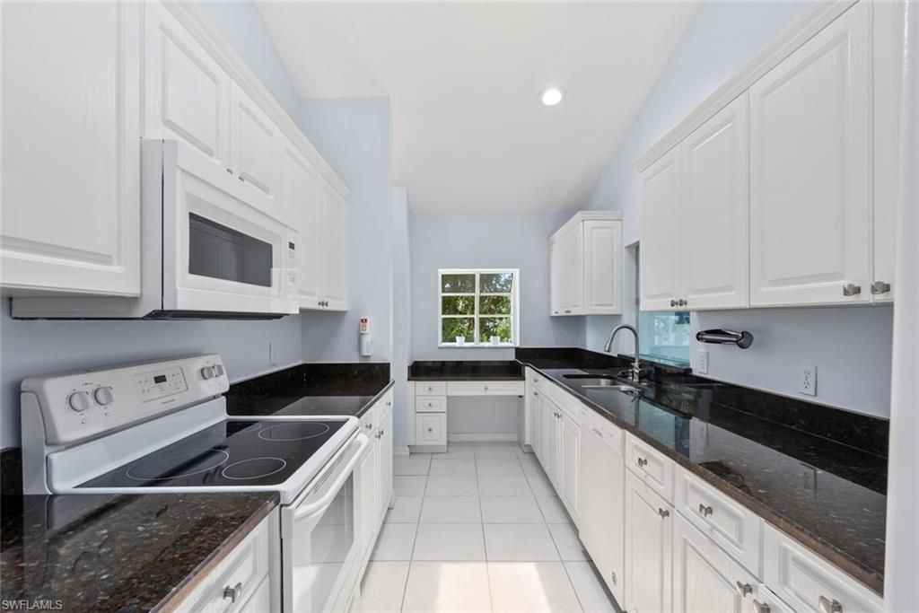 5730 Golden Gate Pkwy, Naples, FL 34116 Photo