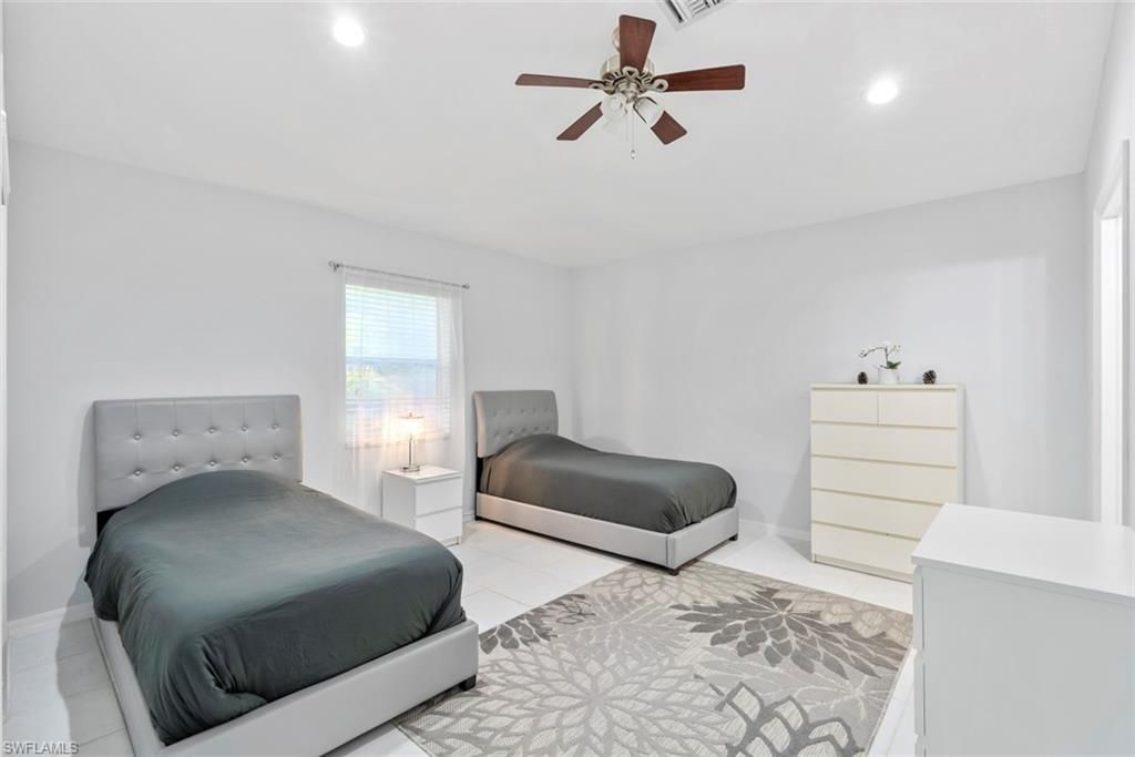 5730 Golden Gate Pkwy, Naples, FL 34116 Photo