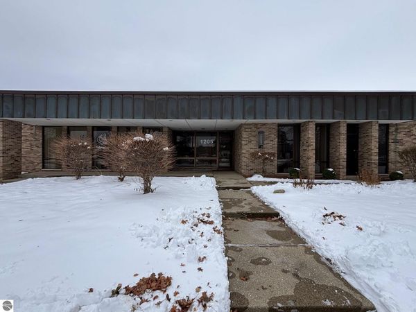 1205 Mission Street S, Mt Pleasant, MI 48858