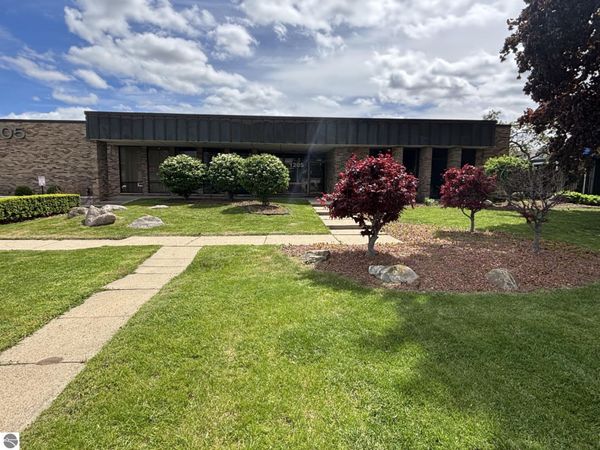 1205 Mission Street S, Mt Pleasant, MI 48858