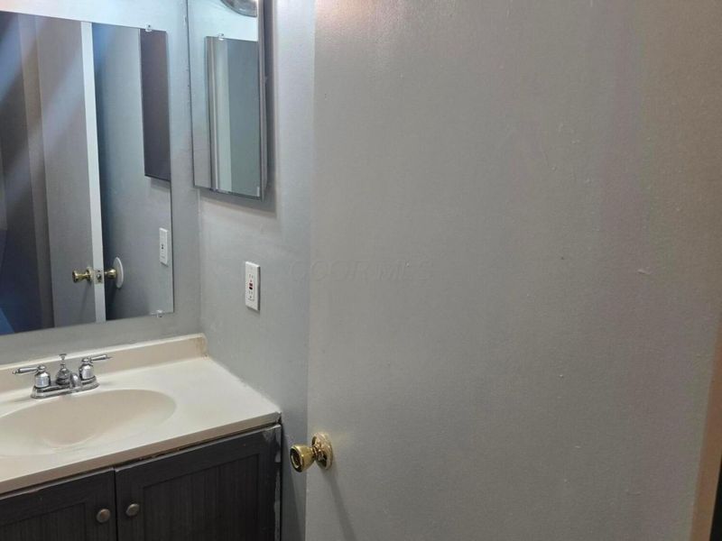 2927 Poolside Drive, Unit 10, Columbus, OH 43224 Photo 23