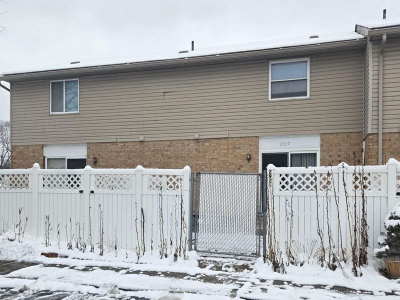 2927 Poolside Drive, Unit 10, Columbus, OH 43224 Photo 33