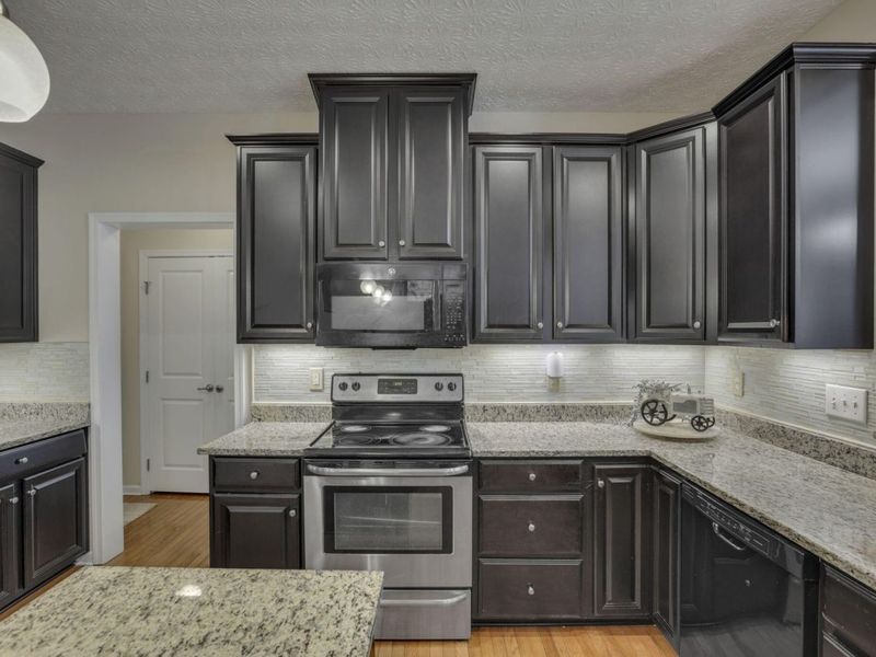 7844 Adare Court, Unit 5, Dublin, OH 43016 Photo 27