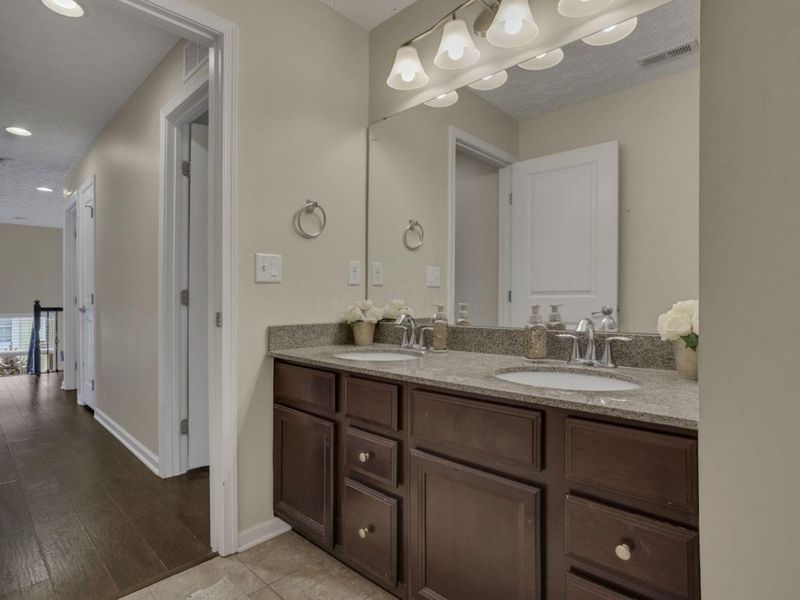 7844 Adare Court, Unit 5, Dublin, OH 43016 Photo 33