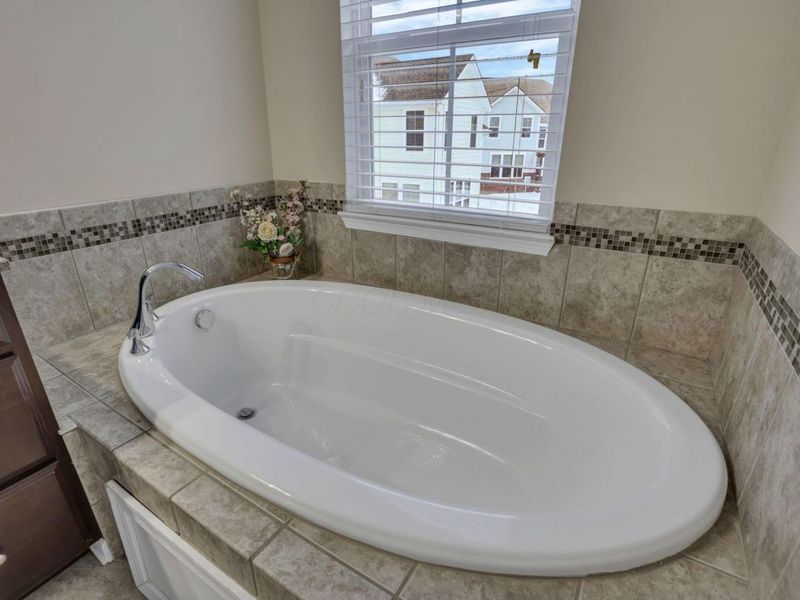 7844 Adare Court, Unit 5, Dublin, OH 43016 Photo 48