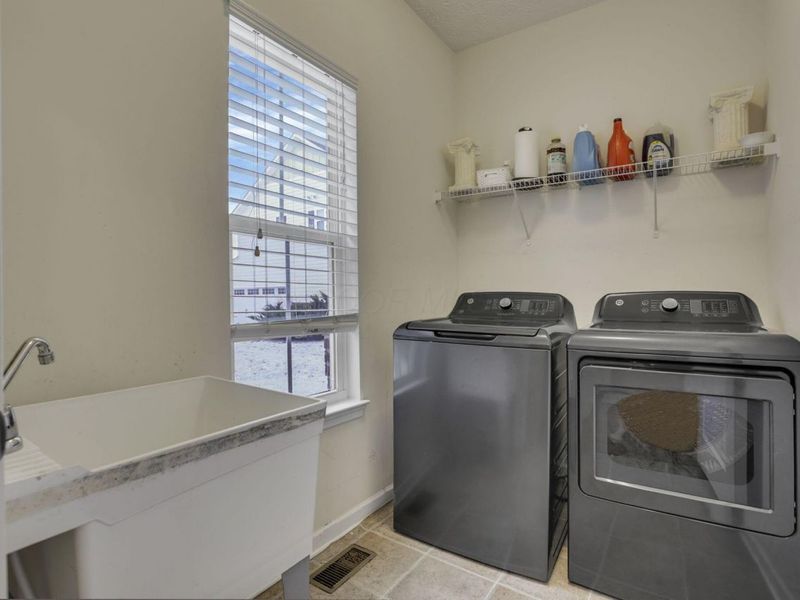 7844 Adare Court, Unit 5, Dublin, OH 43016 Photo 49