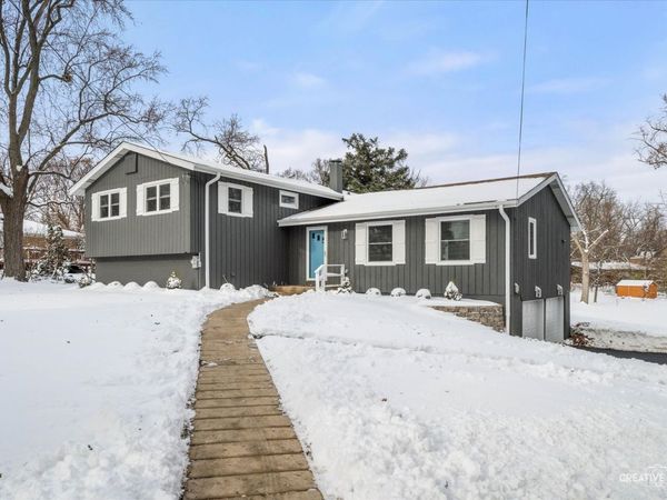 704 Plainfield Road, Downers Grove, IL 60516