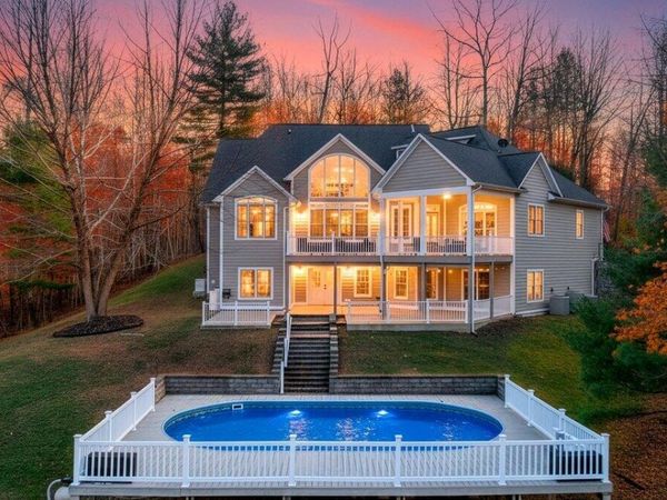 5565 Carons View LN, Roanoke, VA 24014