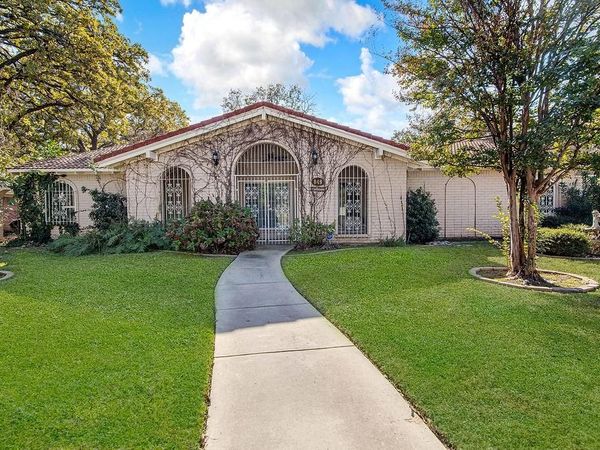 849 Wheelwood, Hurst, TX 76053