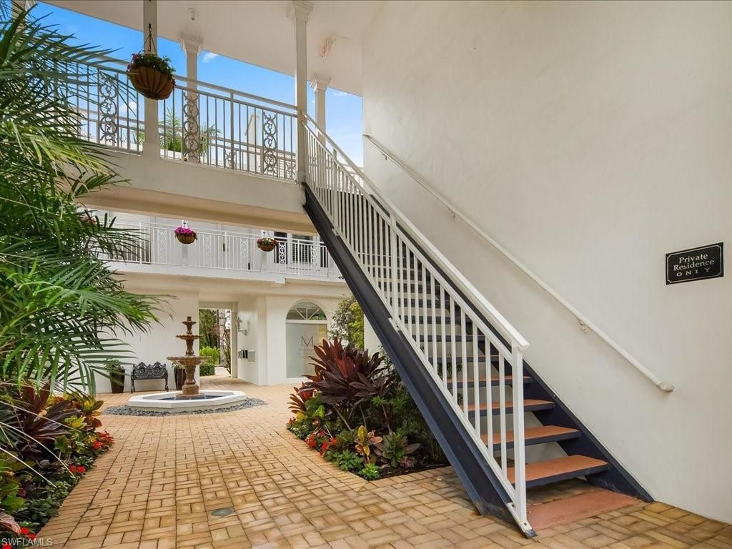 292 14th Ave S, Unit F, Naples, FL 34102 Photo