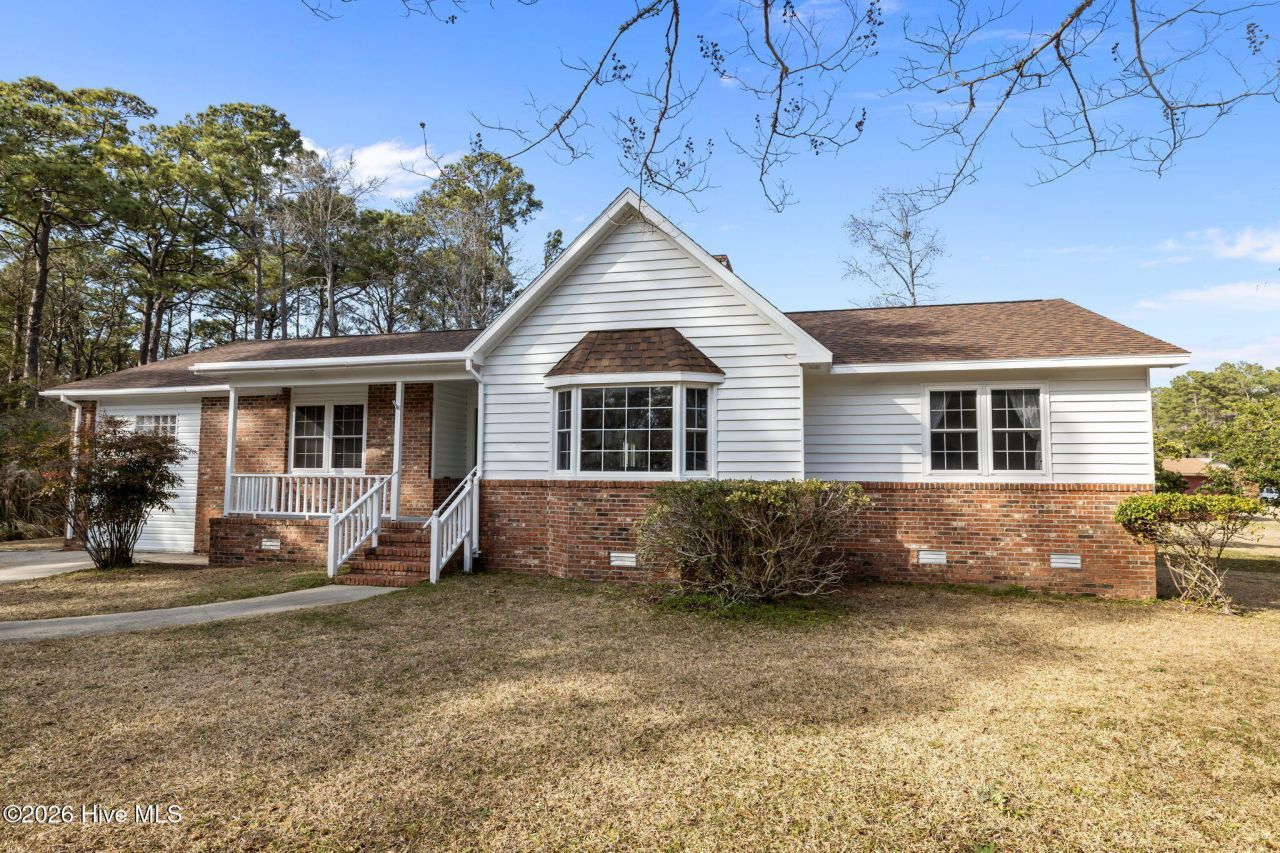 3704 Oxford Court, Morehead City, NC 28557 Main Photo