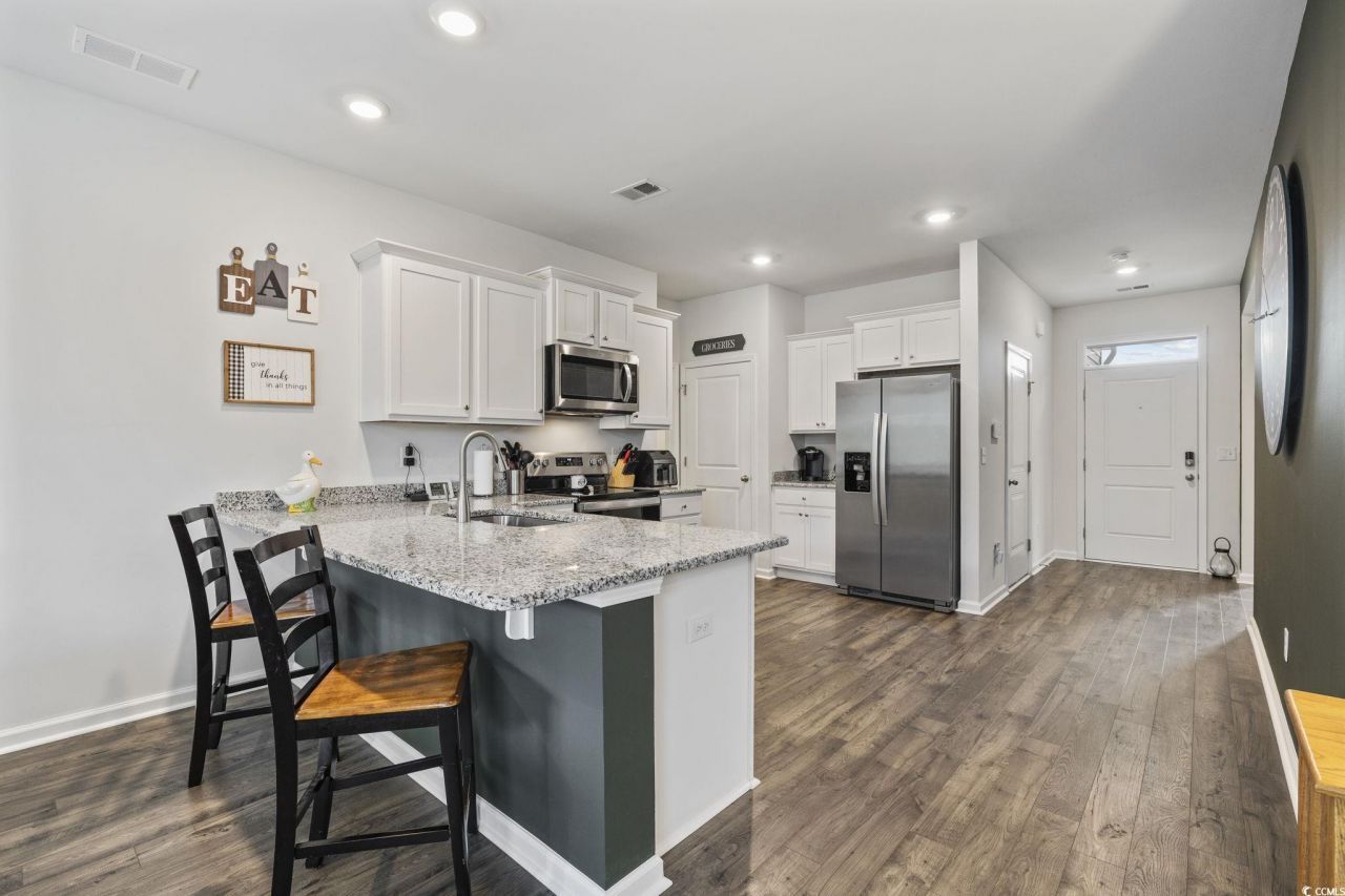 2816 Ophelia Way Photo 6