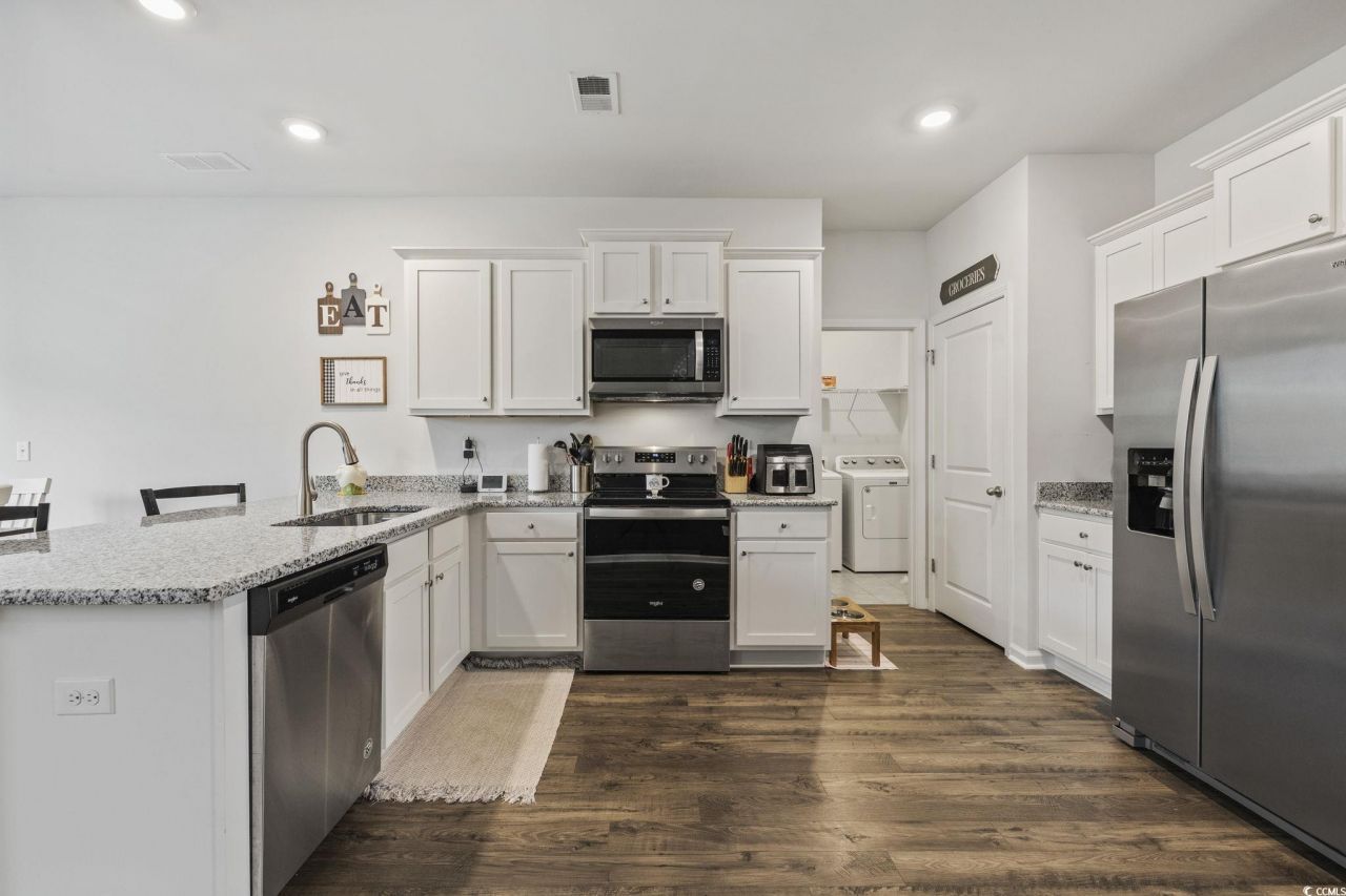 2816 Ophelia Way Photo 7