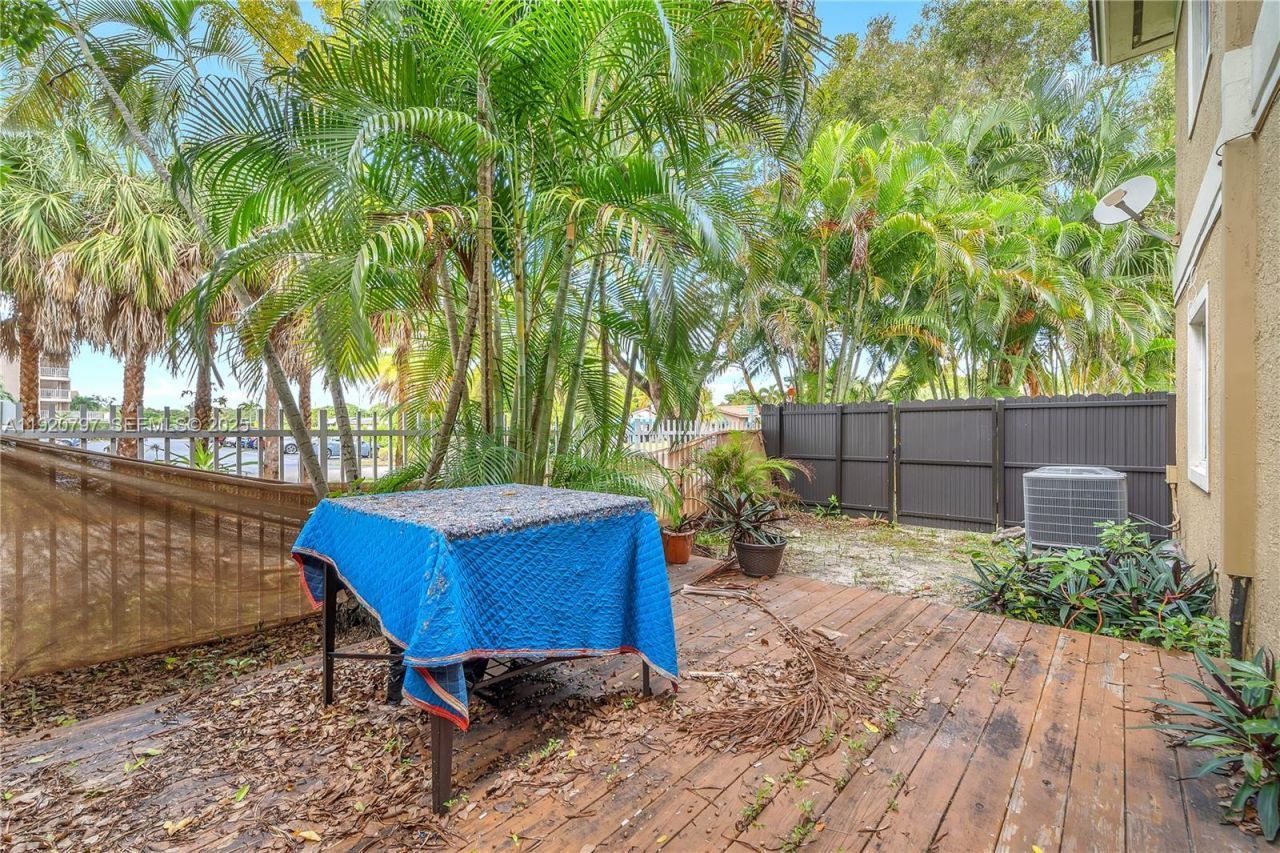 4950 Washington St, Unit 1, Hollywood, FL 33021 Photo