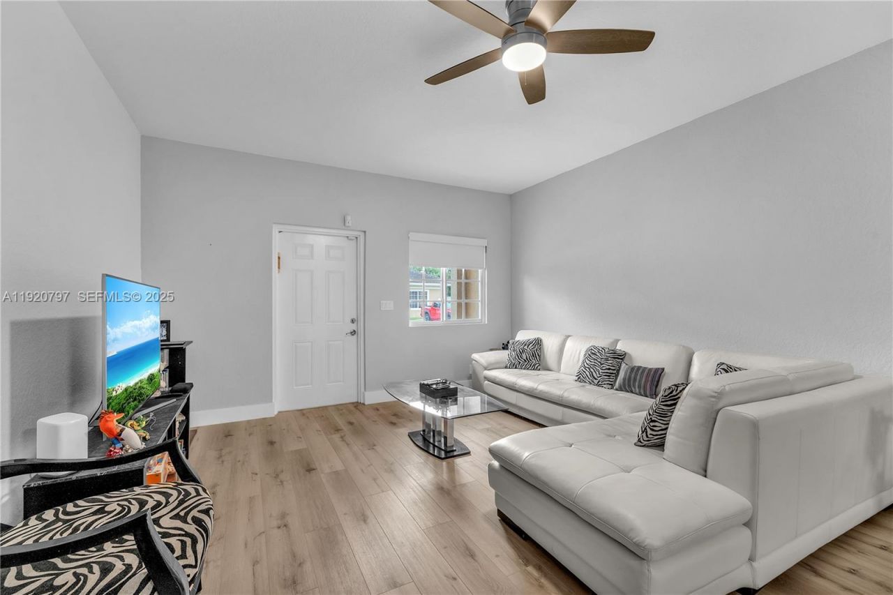 4950 Washington St, Unit 1, Hollywood, FL 33021 Photo