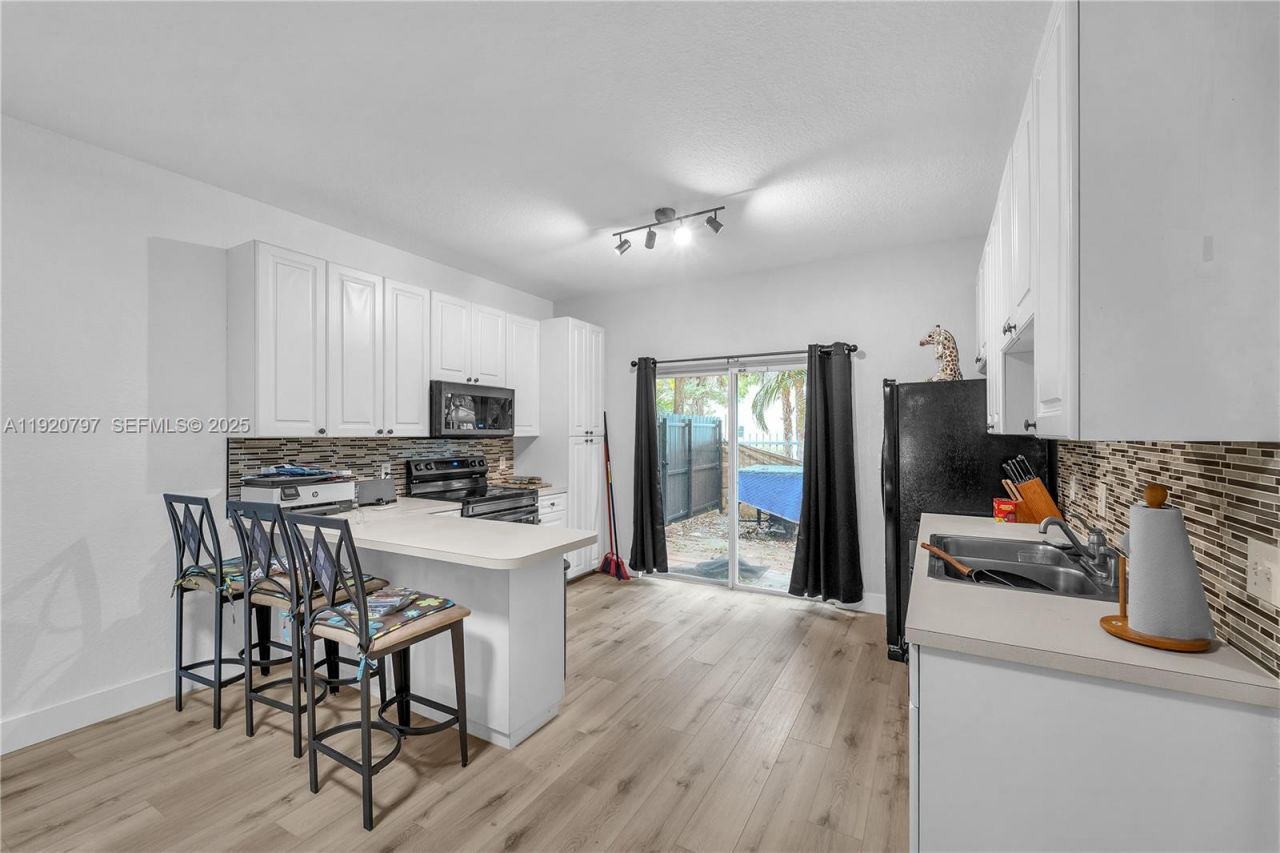 4950 Washington St, Unit 1, Hollywood, FL 33021 Photo