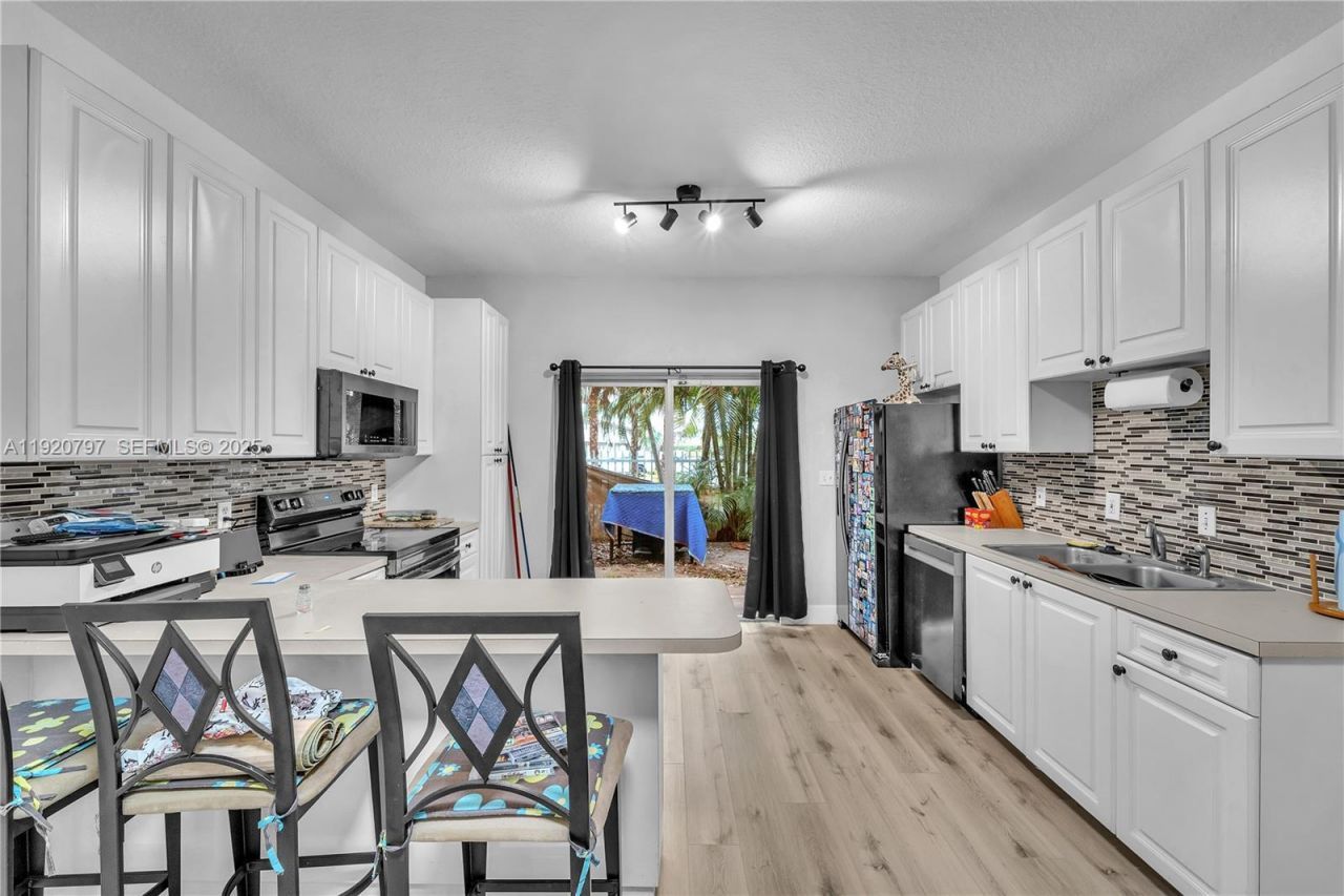 4950 Washington St, Unit 1, Hollywood, FL 33021 Photo