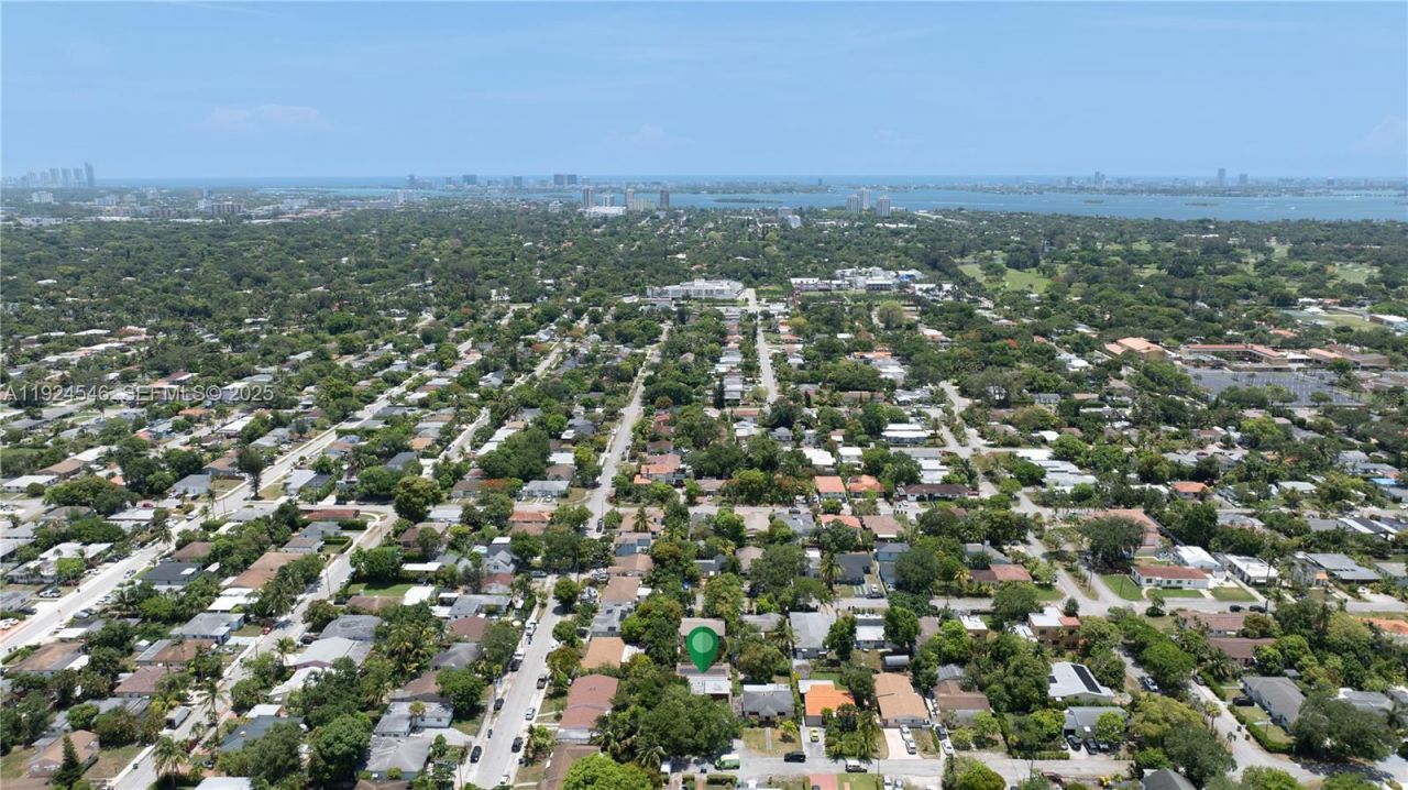 10851 NE 2nd Ct, Miami, FL 33161 Photo