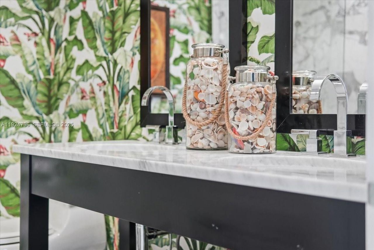 100 Lincoln Road, Unit 747, Miami Beach, FL 33139 Photo