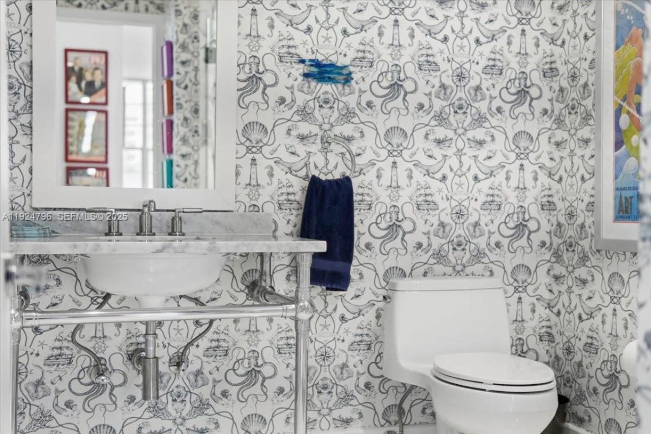 100 Lincoln Road, Unit 747, Miami Beach, FL 33139 Photo