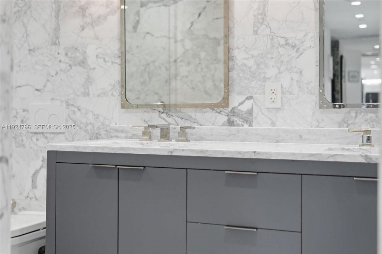 100 Lincoln Road, Unit 747, Miami Beach, FL 33139 Photo