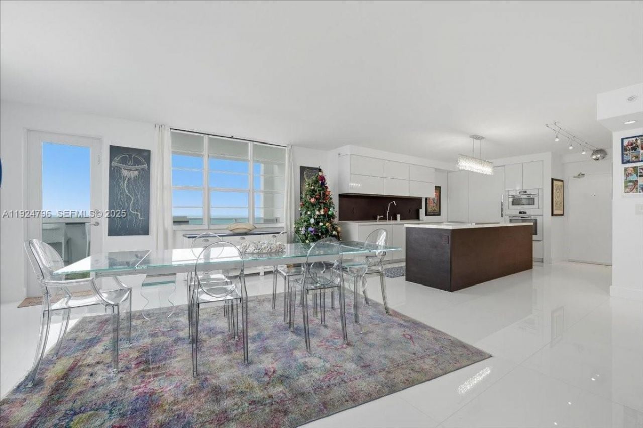 100 Lincoln Road, Unit 747, Miami Beach, FL 33139 Photo