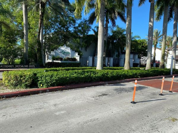 4990 NW 97th Pl, Unit 314, Doral, FL 33178