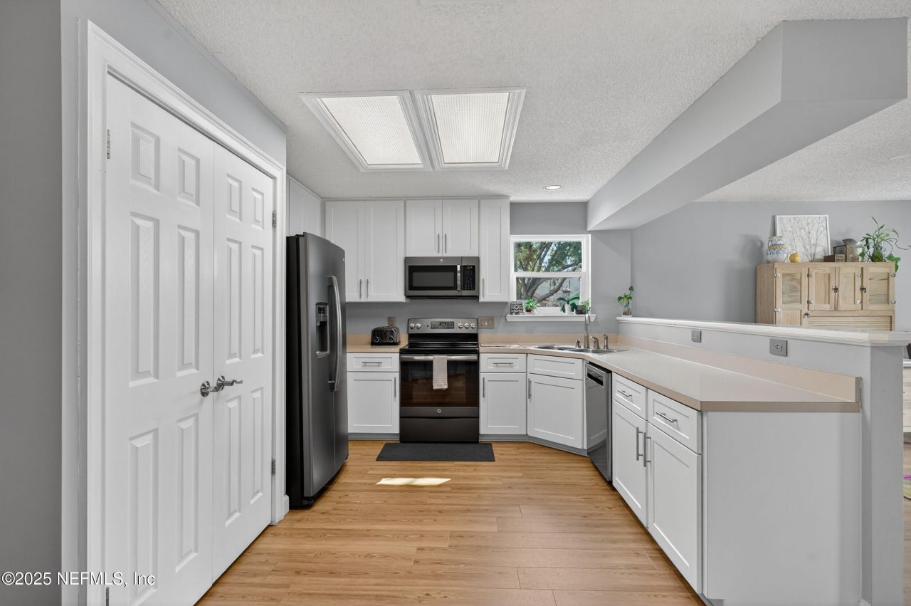 7951 Copperfield Circle N, Jacksonville, FL 32244 Photo