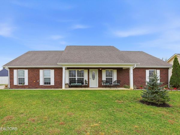 530 Roper Way, Walland, TN 37886