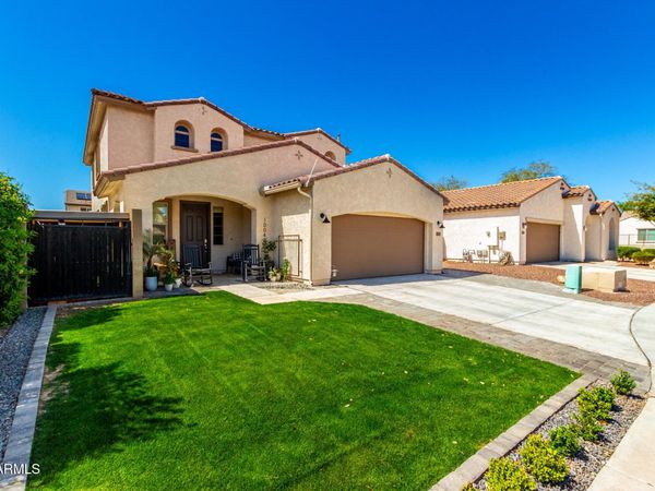 10043 W FOOTHILL Drive, Peoria, AZ 85383