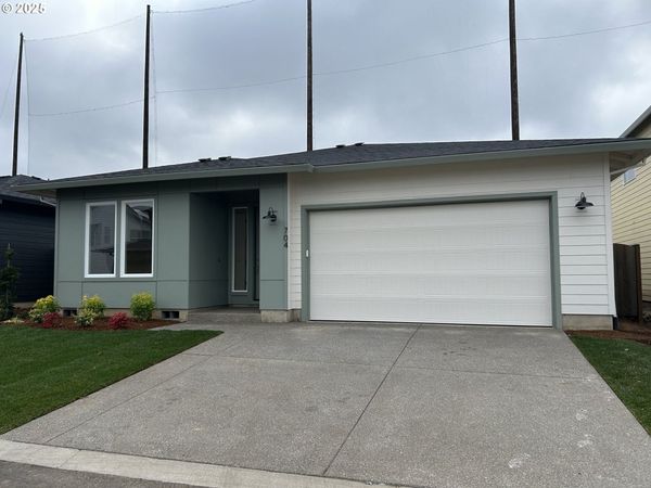 704 Magnolia AVE, Unit 43, Woodburn, OR 97071