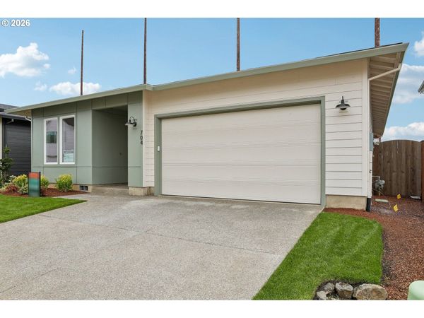 704 Magnolia AVE, Unit 43, Woodburn, OR 97071