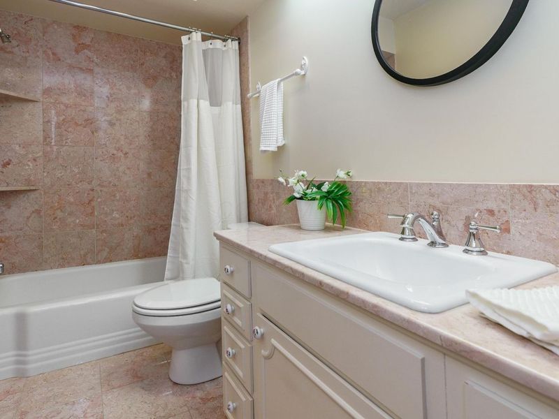 1631 Roxbury Road, Unit F3, Columbus, OH 43212 Photo 10