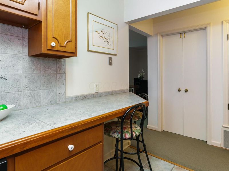 1631 Roxbury Road, Unit F3, Columbus, OH 43212 Photo 17