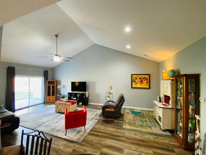 4353 Parkway Centre Drive, Unit 31, Grove City, OH 43123 Photo 5