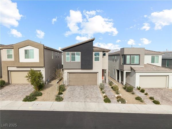 10202 Handline Chute Street, Las Vegas, NV 89166